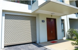 Các mẫu cửa cuốn, cửa kéo thiết kế sang trọng 2025 phần 2